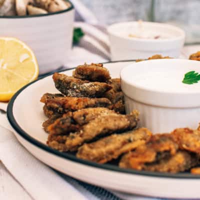 Crispy Breaded Mushroom Nuggets With Vegan Aioli Dipping Sauce ...